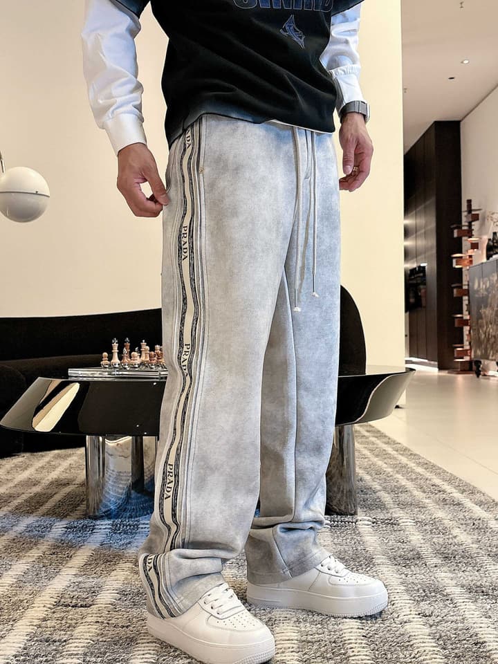 Prada Classic Logo Casual Pants – 2025FW in Black With White Side Stripe