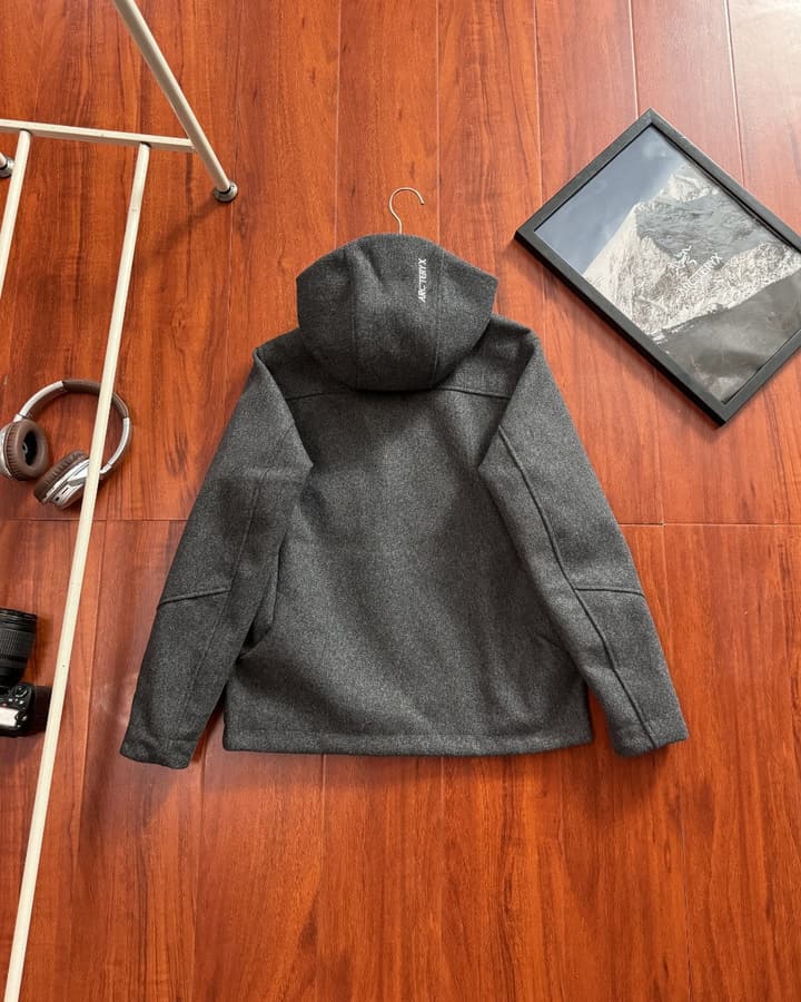 Arc'teryx Sawyer Wool Hoody Softshell Jacket in Dark Gray