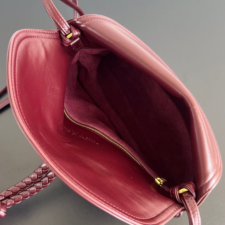 Bottega Veneta Small Liberta Handbag – 24FW in Classic Black