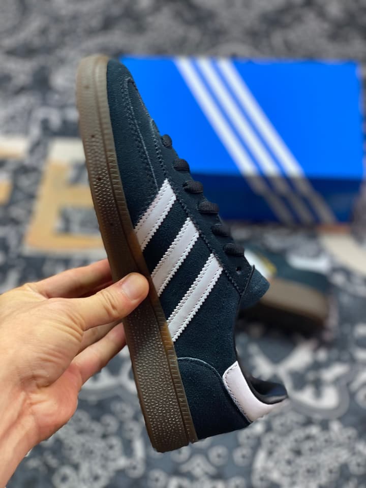 Adidas Originals Samba Handball Spezial Sneakers in Black/White