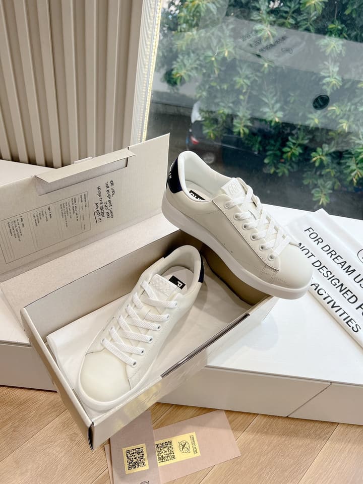 Golden Goose Space Distressed Sneakers – 2024 Collection in White 1