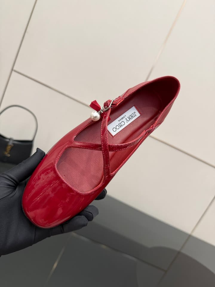 Jimmy Choo Patent Leather Ballerina Flats – 25SS in Black Patent