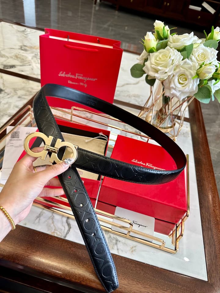 Ferragamo Leather Belt in Black Patent H-buckle