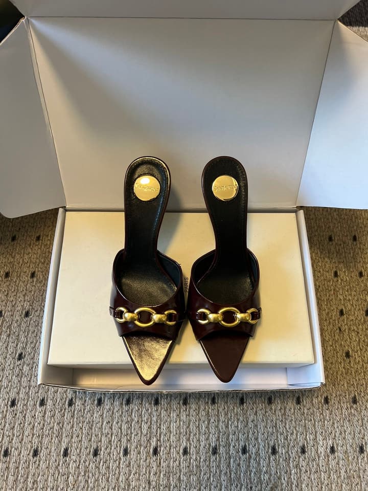 Saint Laurent Chain Pointed-Toe Heeled Mules – 26SS in Beige