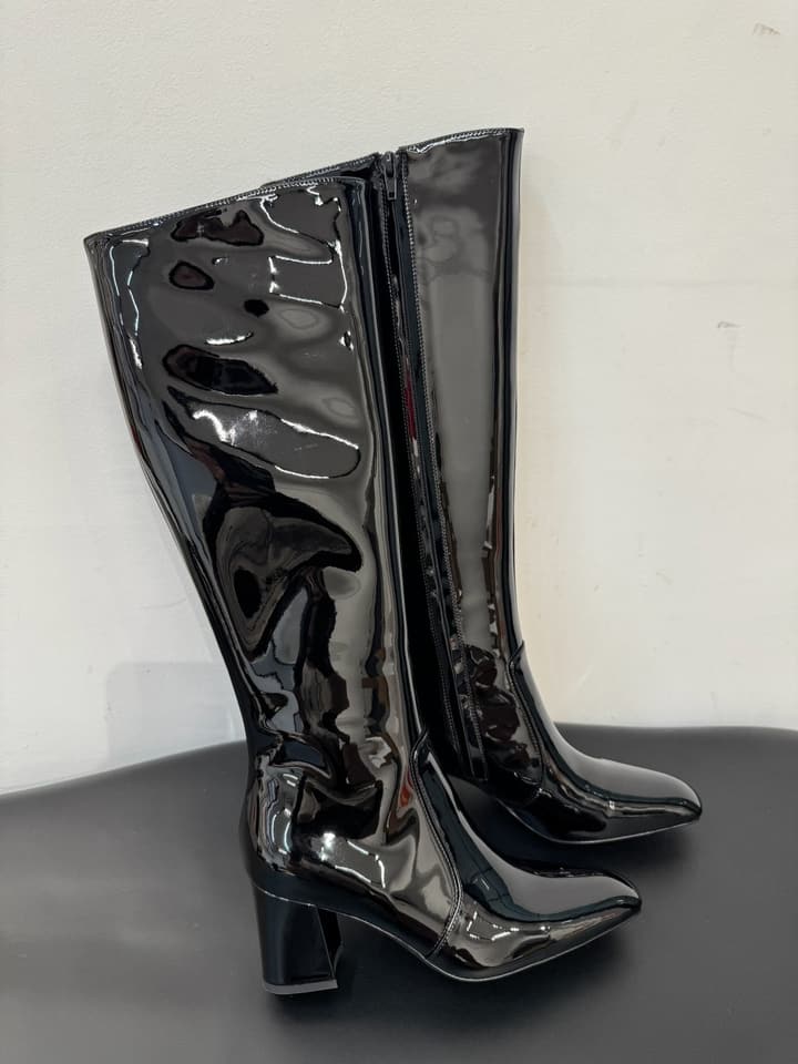 Saint Laurent Patent Leather Pumps – 25FW