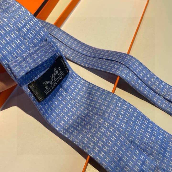 Hermès Men's H-Letter Silk Tie – New Collection in Burgundy