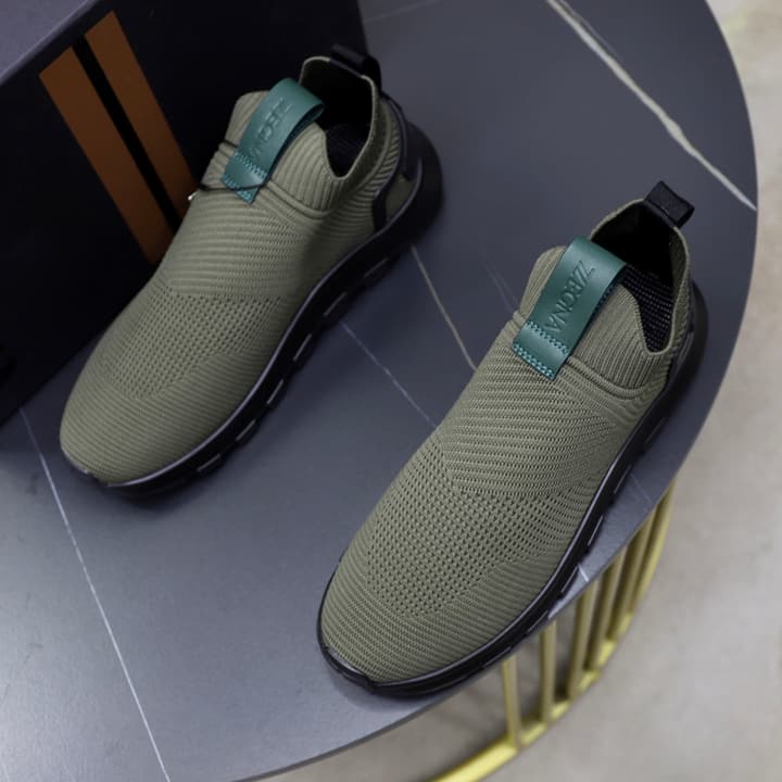 Zegna Cashmere Flyknit Sneakers in Navy Blue