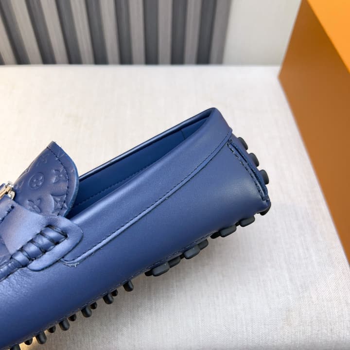 Louis Vuitton Pebbled Leather Driving Shoes in Black Textured Leather