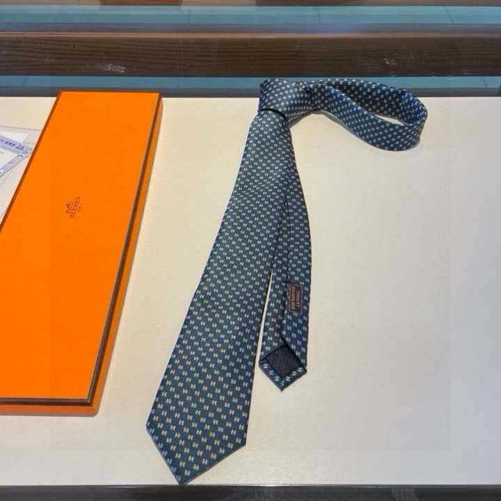 Hermès H-Letter Men's Silk Tie Series in Burgundy Microdot