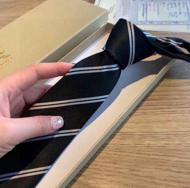 Burberry Vintage Check Silk Tie