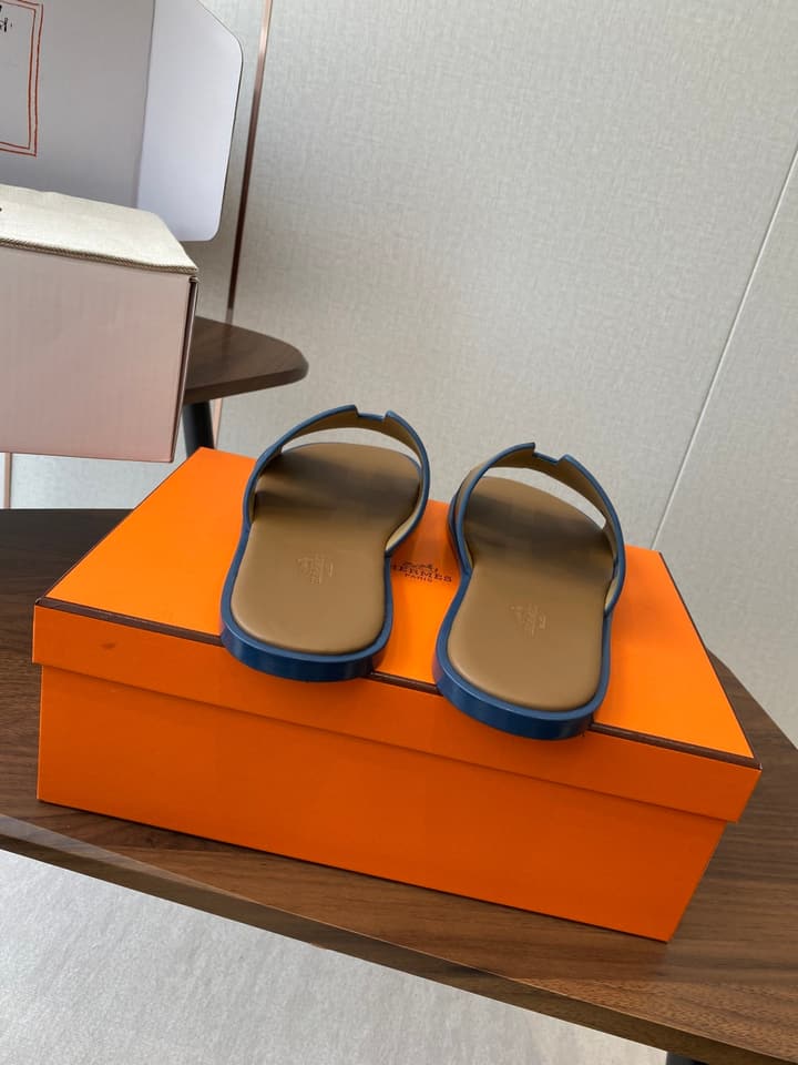 Hermès Izmir Series Men's H-Slide Sandals in Classic Black