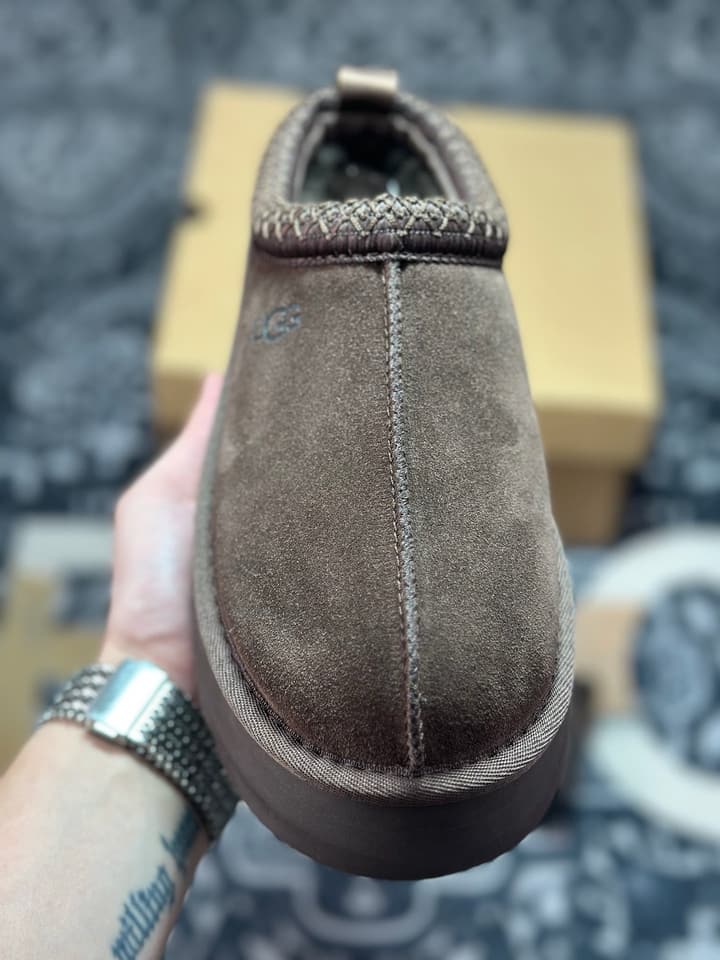 UGG Tazz Winter Platform Snow Boots in Taupe Suede Platform Slipper