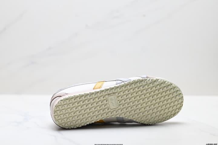 Onitsuka Tiger NIPPON MADE MEXICO 66 DELUXE Sneakers in Cream Yellow Taupe