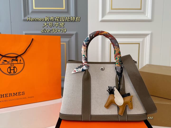Hermès Canvas Garden Tote Bag in Light Canvas With Earth Tone Scarf