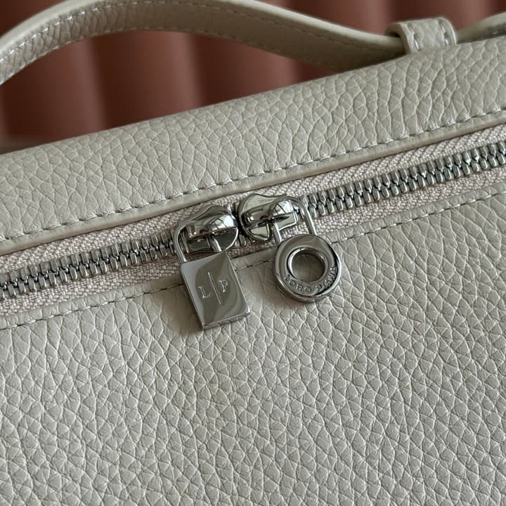 Loro Piana Extra Pocket L19 Handbag in Caramel Leather