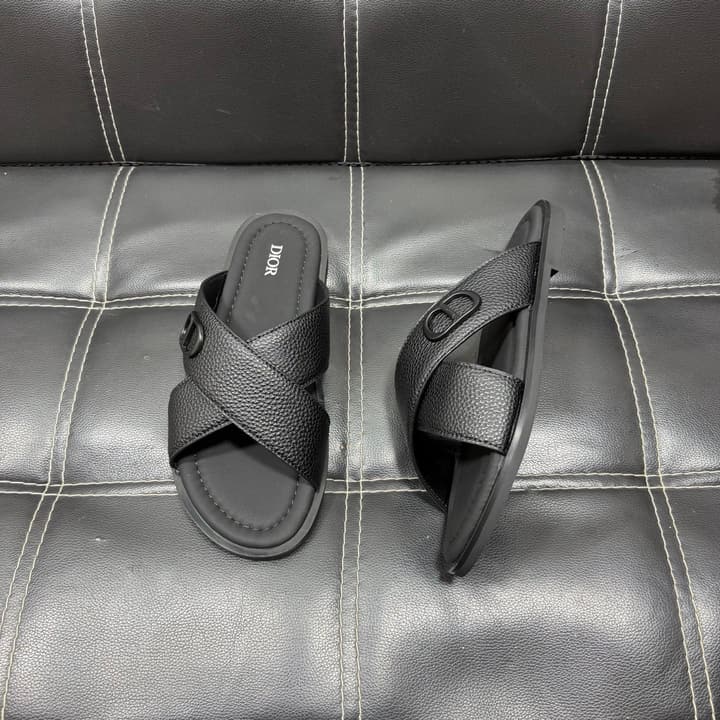 Dior Men's Pebbled Leather and Suede Slides – Spring/Summer Collection 2025 in Black Pebbled Leather Cross Strap