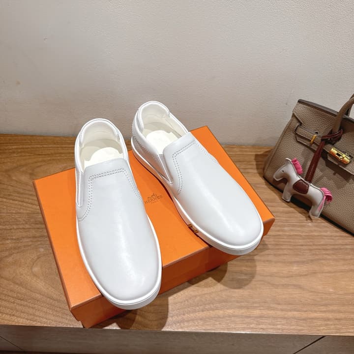 Hermès Classic Lightweight Couple's Slides – SS25 in Black Leather