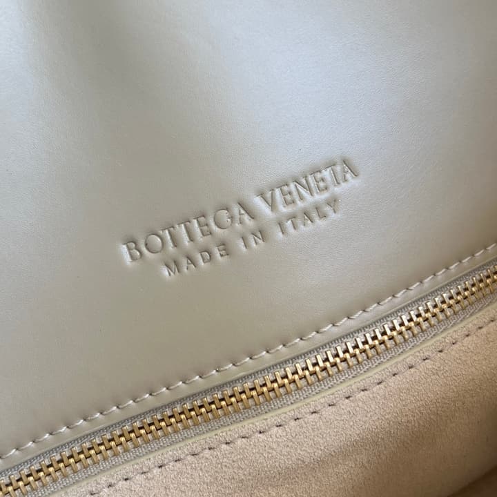 Bottega Veneta Small Liberta Handbag – 24FW in Classic Black