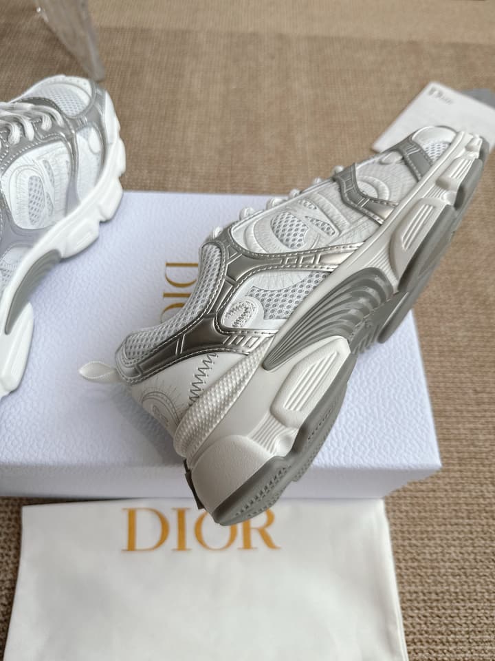 Dior Vibe Sneakers in Gold
