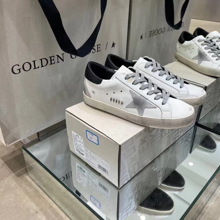 Golden Goose Superstar Graffiti Sneakers – SS22 in Black Star Rose Gold Toe