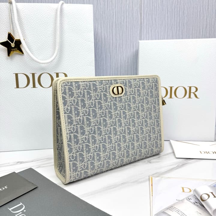 Dior 30 Montaigne Oblique Jacquard Clutch Bag in Beige Oblique