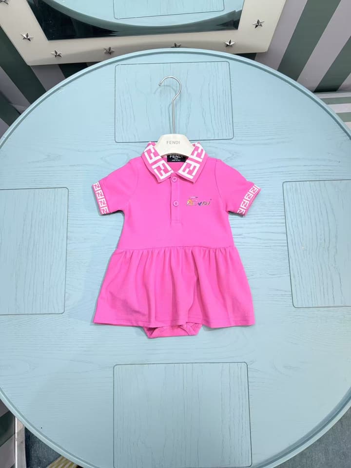 Fendi Lapel Baby Romper Dress – 2025SS in Fuchsia Pink Logo Collar Romper Dress