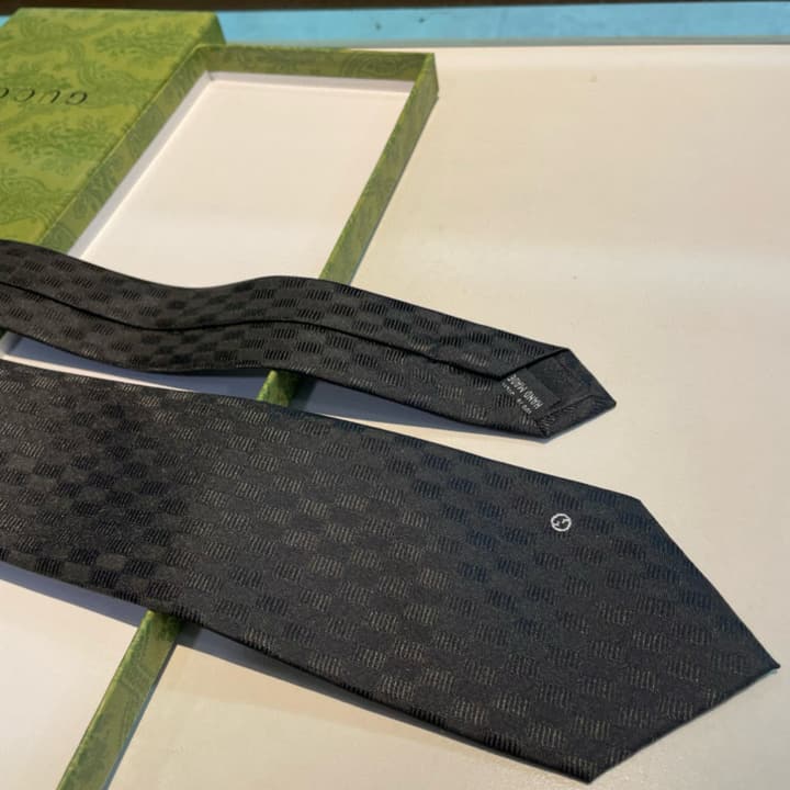 Gucci GG Logo Jacquard Tie in Black