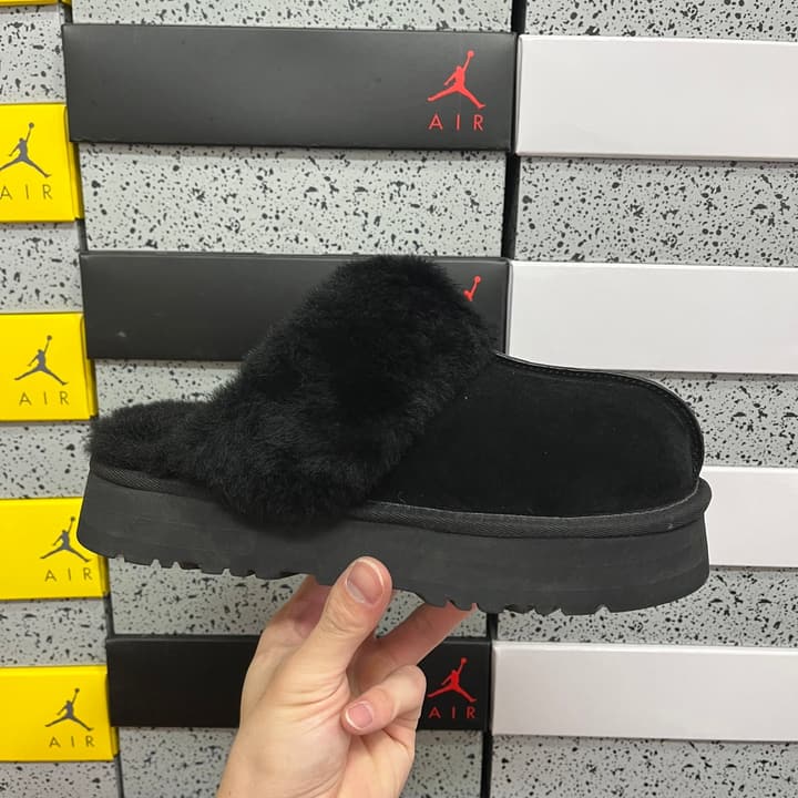 UGG Thick-Soled Low-Cut Fur Snow Boots in Olive Suede Patterned Trim