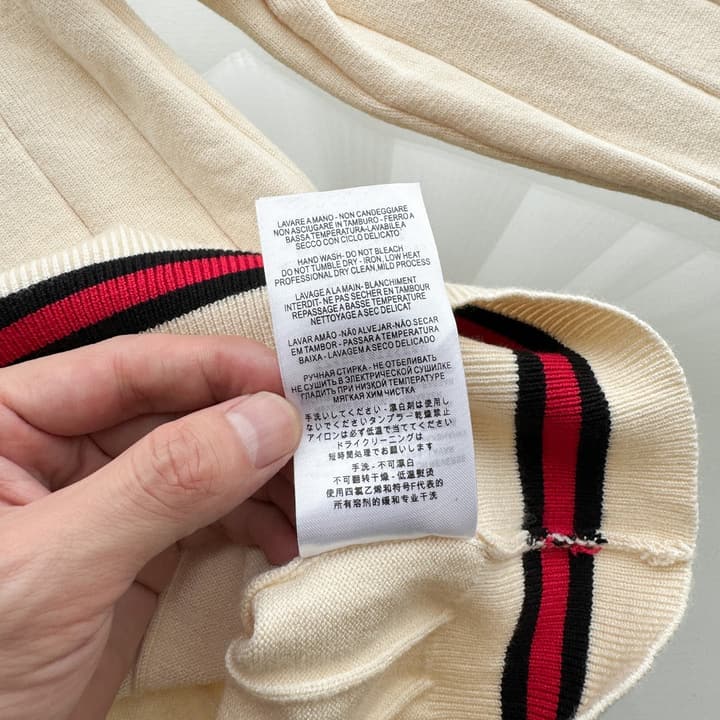 Gucci V-Neck Italian Knit Sweater in Apricot