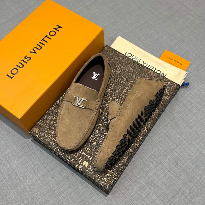 Louis Vuitton Men's Suede Driving Shoes in Black Suede