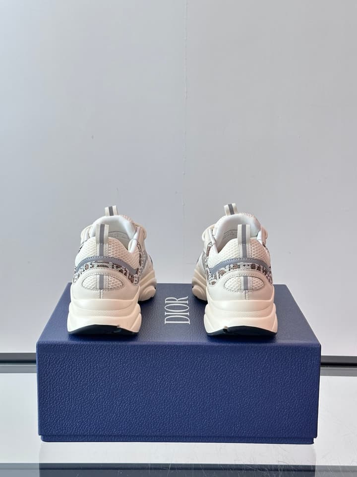 Dior B22 Retro Jogging Sneakers in Black And White Oblique