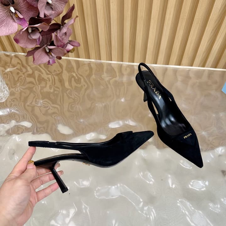 Prada 2025 Spring Pointed Toe Pumps in Matte Black