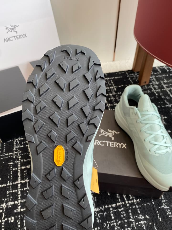 Arc'teryx Norvan VT Trail Running Shoes in Black With White Sole
