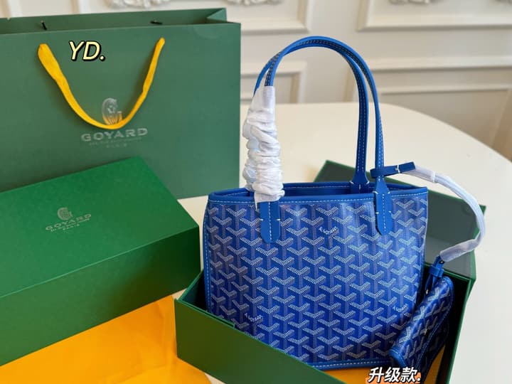 Goyard Reversible Tote Bag with Pouch in Black