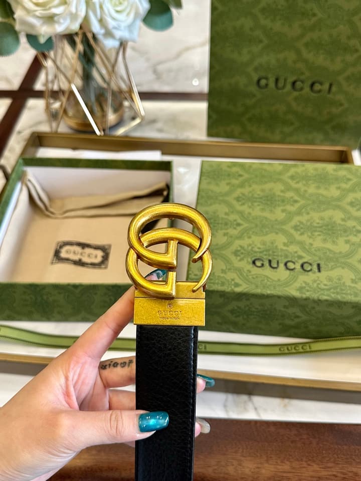 Gucci Leather Belt with Original Brass Buckle in Black Leather With Gold Buckle