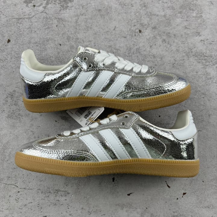 Adidas Samba OG Sneakers in Gold Metallic