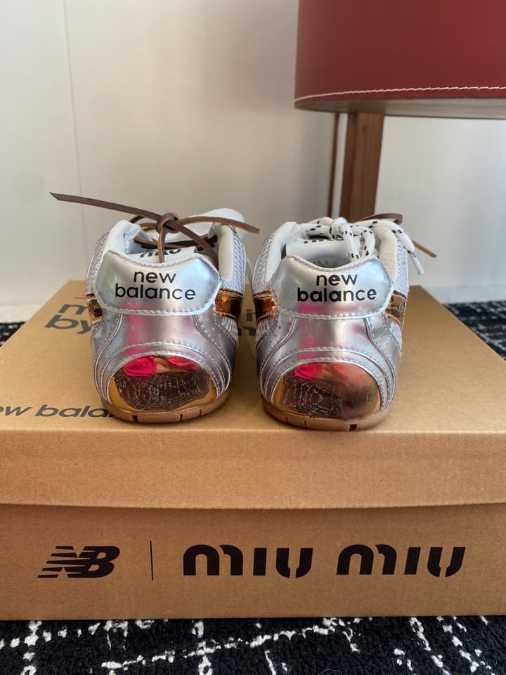 Miu Miu x New Balance 530 Sneakers – 25SS in Light Silver With Mixed Laces