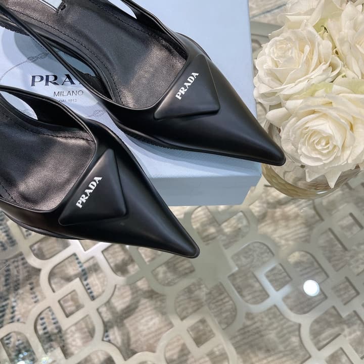 Prada Patent Leather Slingback Heels – Spring/Summer Collection – 2022 in Gold