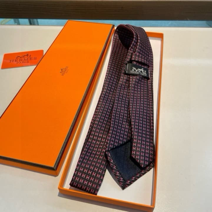 Hermès H-Letter Men's Silk Tie Series in Burgundy Microdot