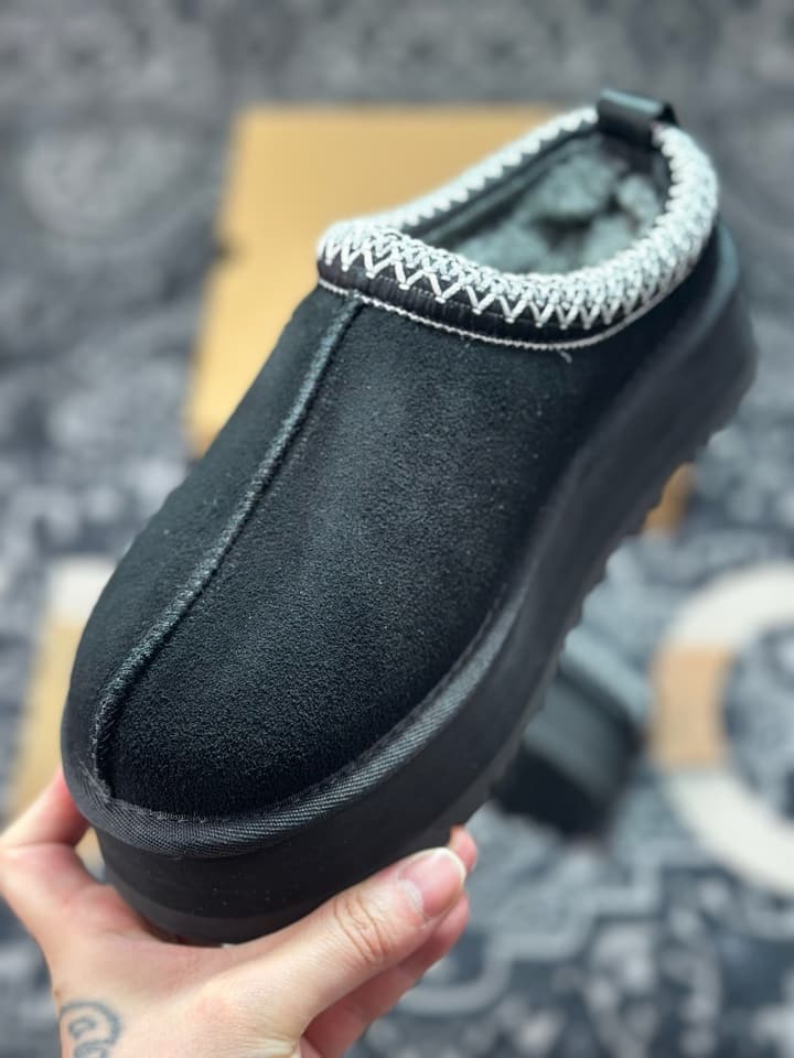 UGG Tazz Platform Snow Boots in Classic Black