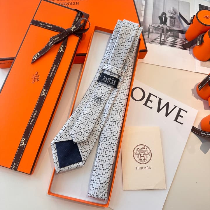 Hermès Men's H-Logo Silk Tie in Black
