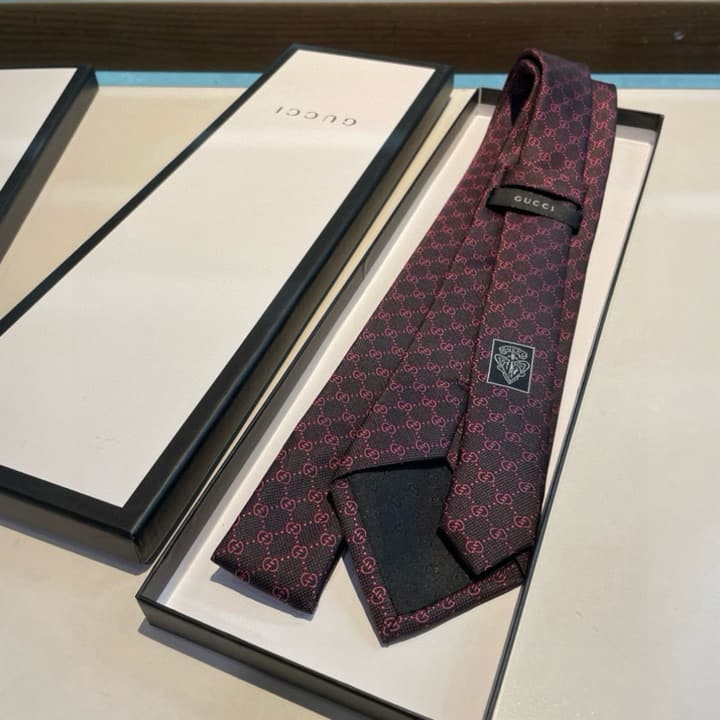 Gucci GG Logo Jacquard Silk Tie in Black