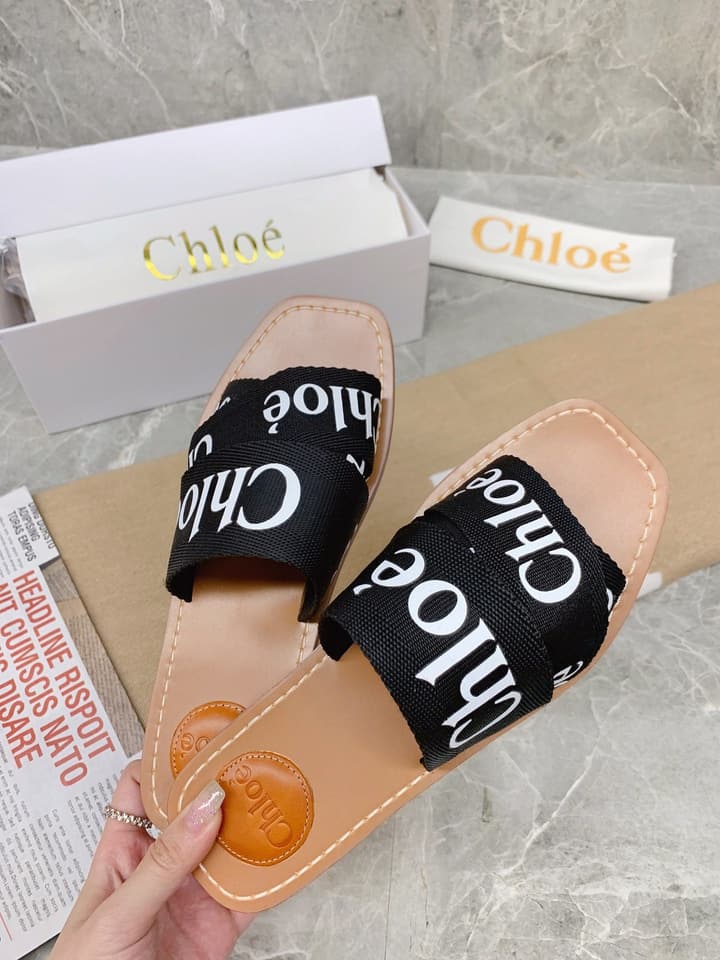 Chloé Cross-Woven Roman Sandals