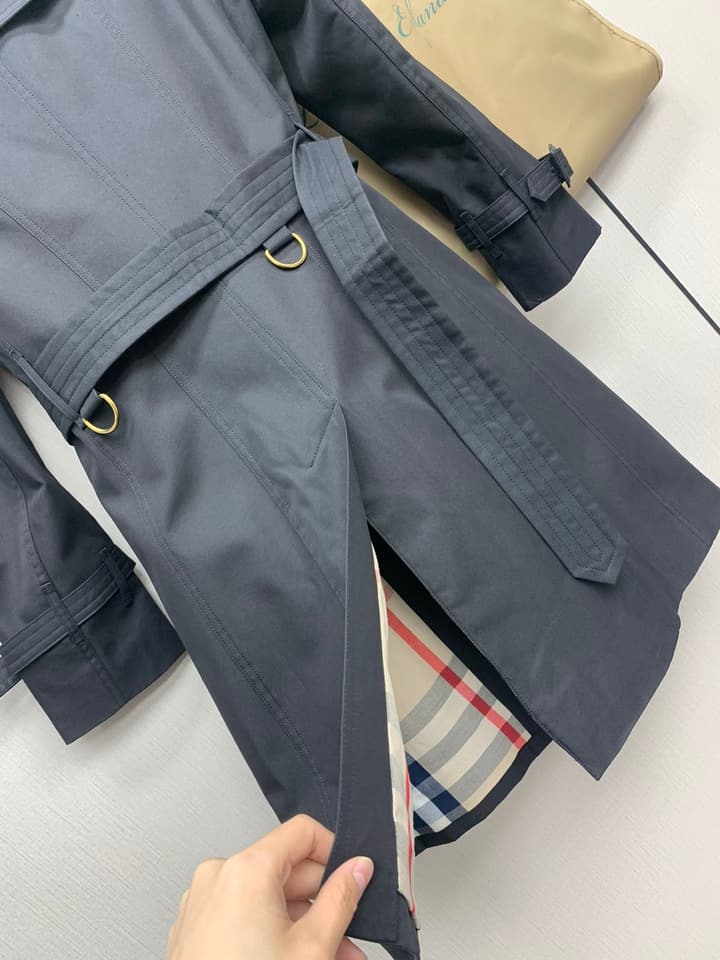 Burberry Sandringham Women's Trench Coat in Navy