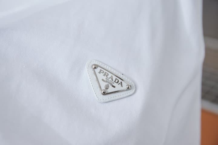 Prada Hardware Short-Sleeved T-Shirt – 26SS Early Spring Collection in White