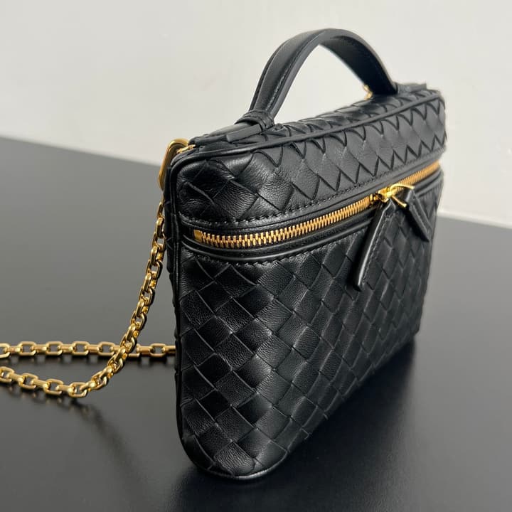 Bottega Veneta Soft Vanity Chain Vanity Case in Black