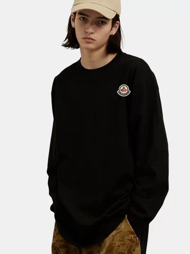 Moncler Men's Classic Cotton Long Sleeve T-Shirt in Navy Blue
