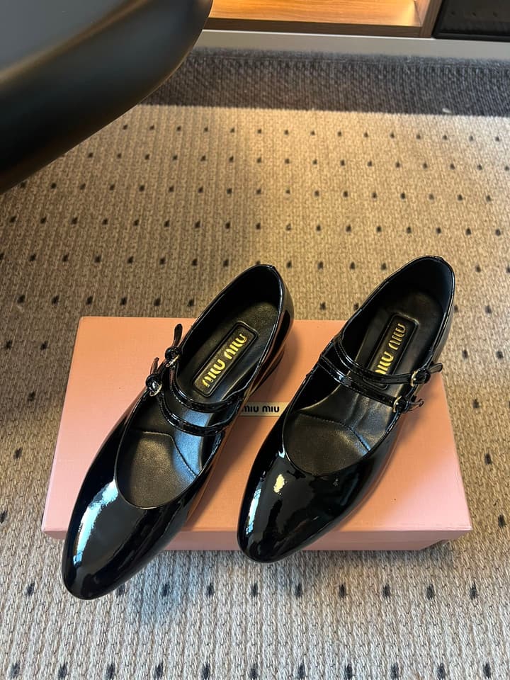 Miu Miu Pointed Toe Mary Jane Block Heels in Patent Black