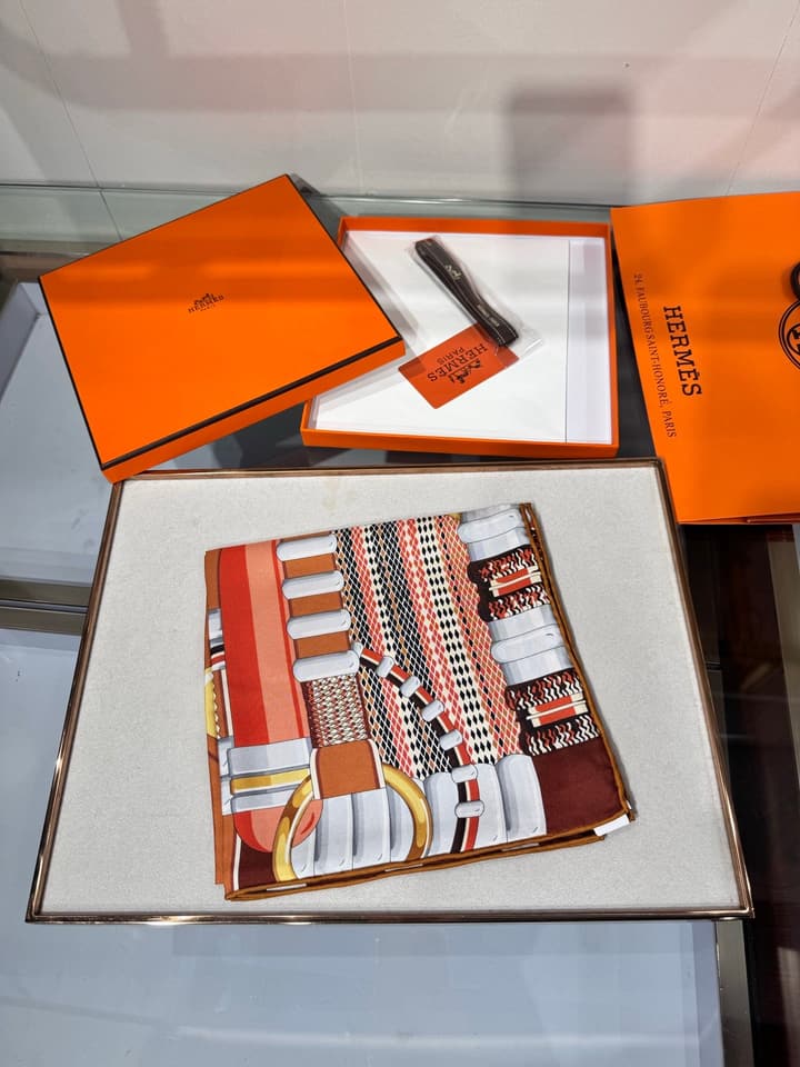 Hermès Silver Blossom Silk Twill Scarf – 2025 Collection