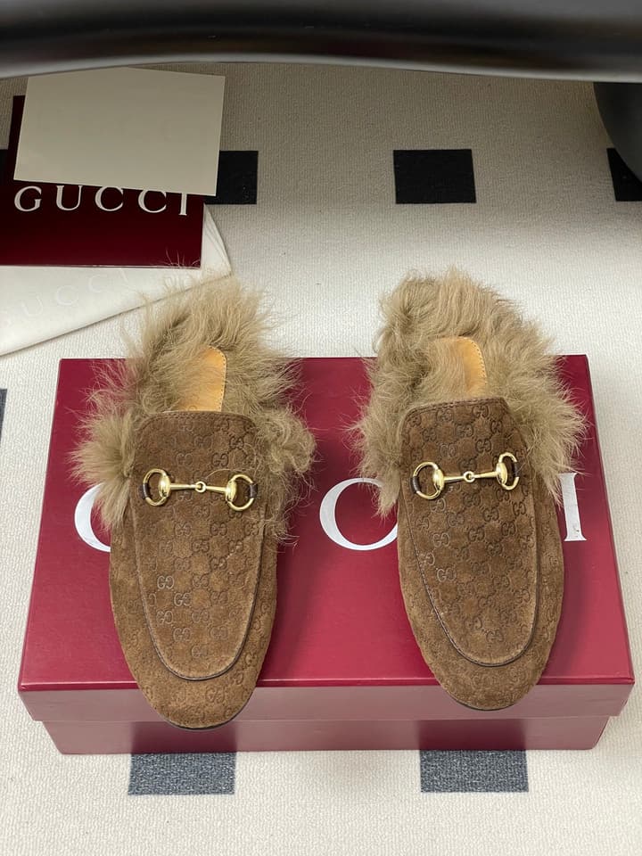 Gucci Princetown Classic Wool Mules – 2025 Fall Latest Edition in Black Croc Embossed Leather